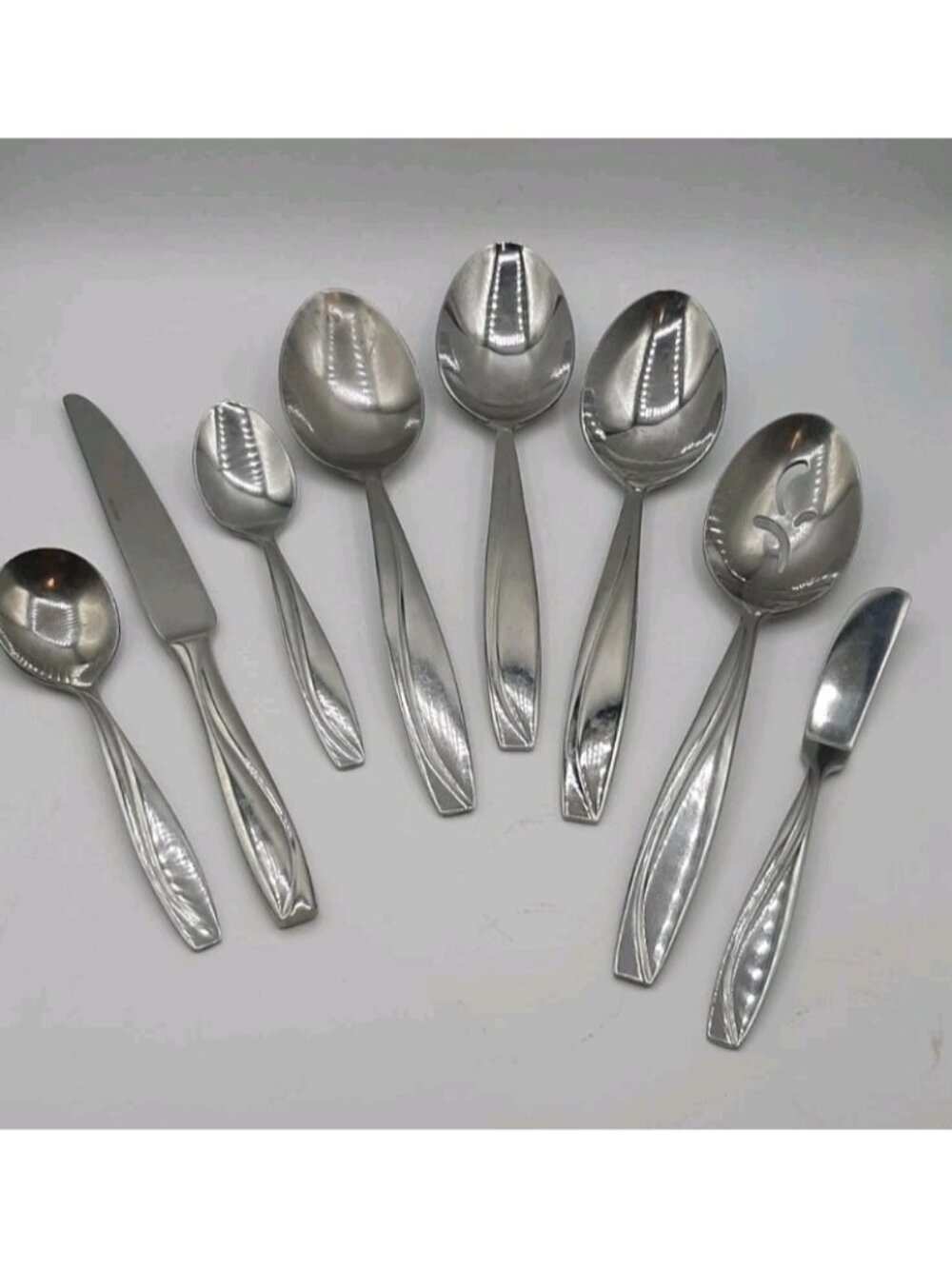Oneida Groove Curved Line 8 Serving Pieces Knife Spoon 58 11 Glossy Stainless
